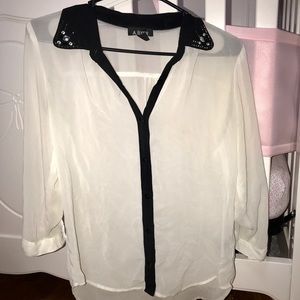 Sheer white hi/low 3/4 sleeve